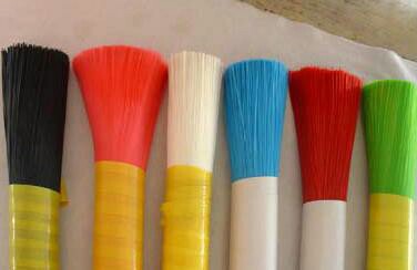 PA尼龍?jiān)系哪透g性能咋樣?